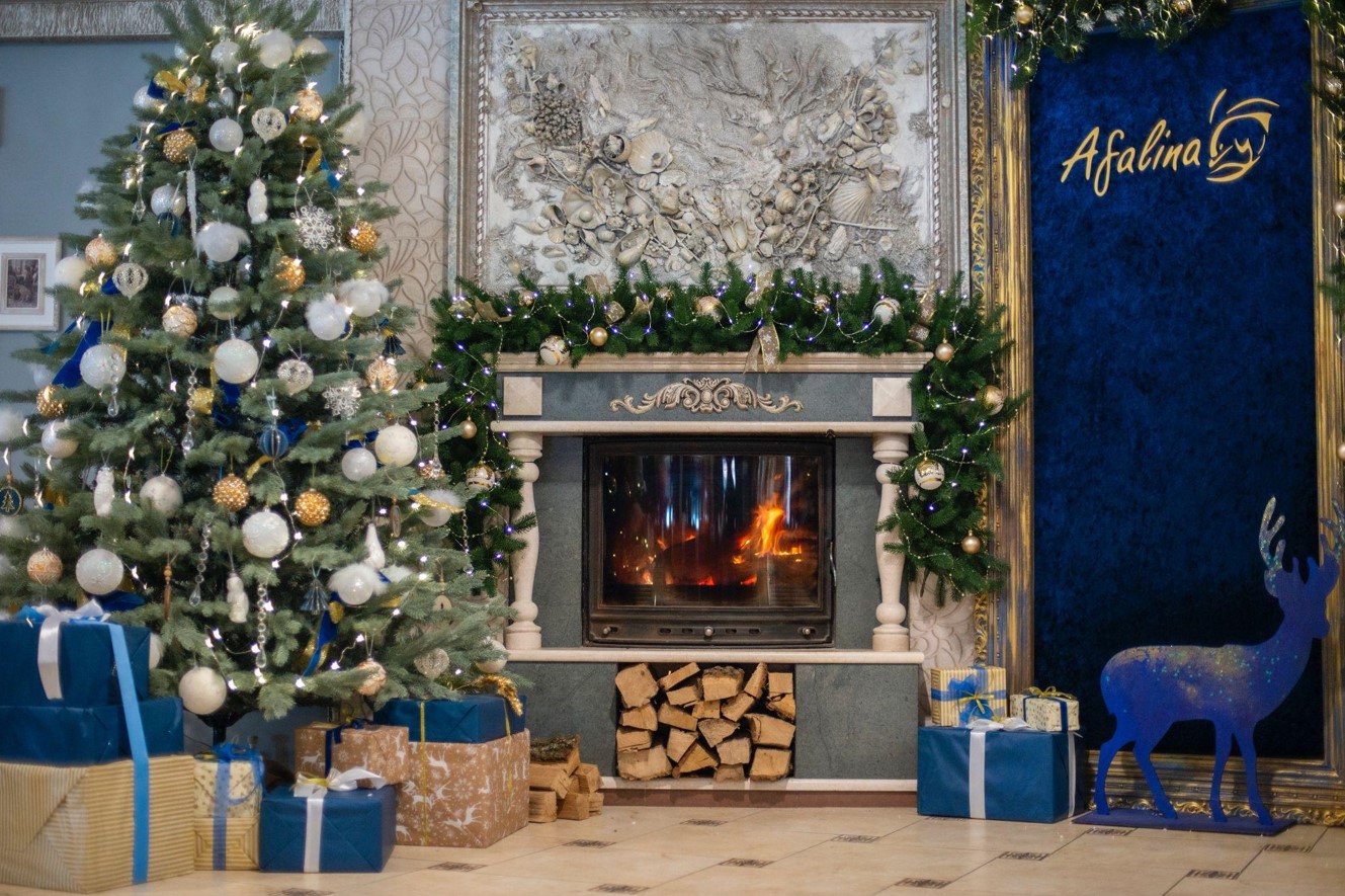 Find the Perfect Christmas Tree and Ornaments